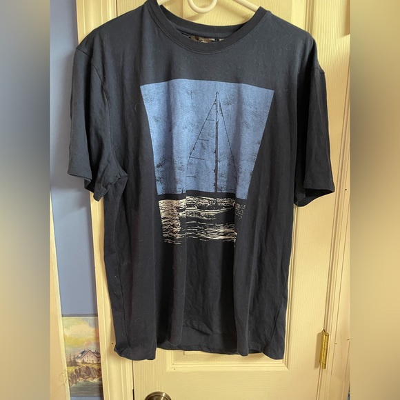 MEN SAILING T SHIRT BRAND NEW WITH TAGS NAUTICAL THEME - Picture 1 of 4
